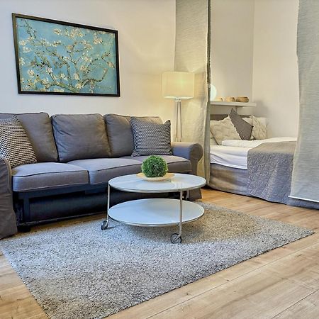 Luxurious And Bright, 5 Min To City Center Apartment Wina Bagian luar foto