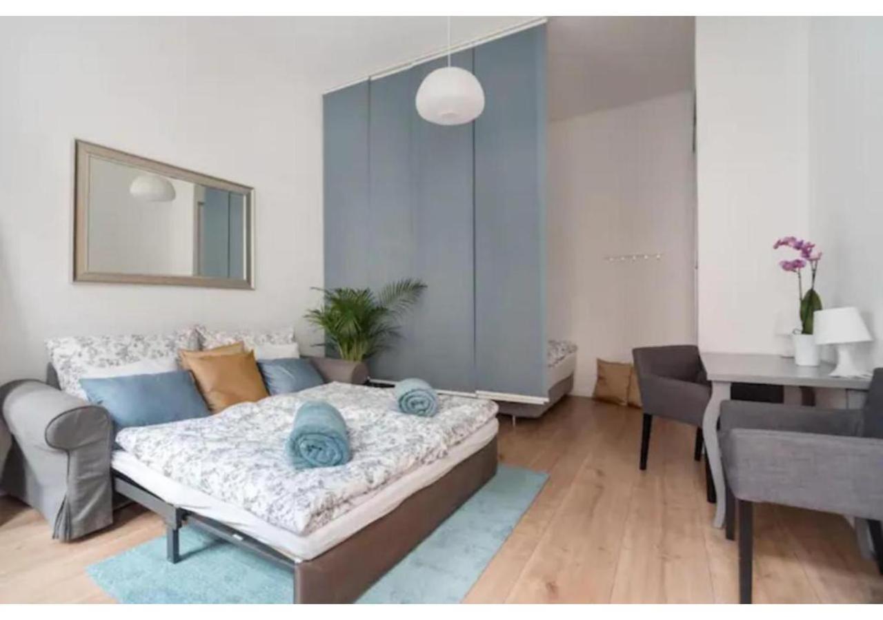 Luxurious And Bright, 5 Min To City Center Apartment Wina Bagian luar foto