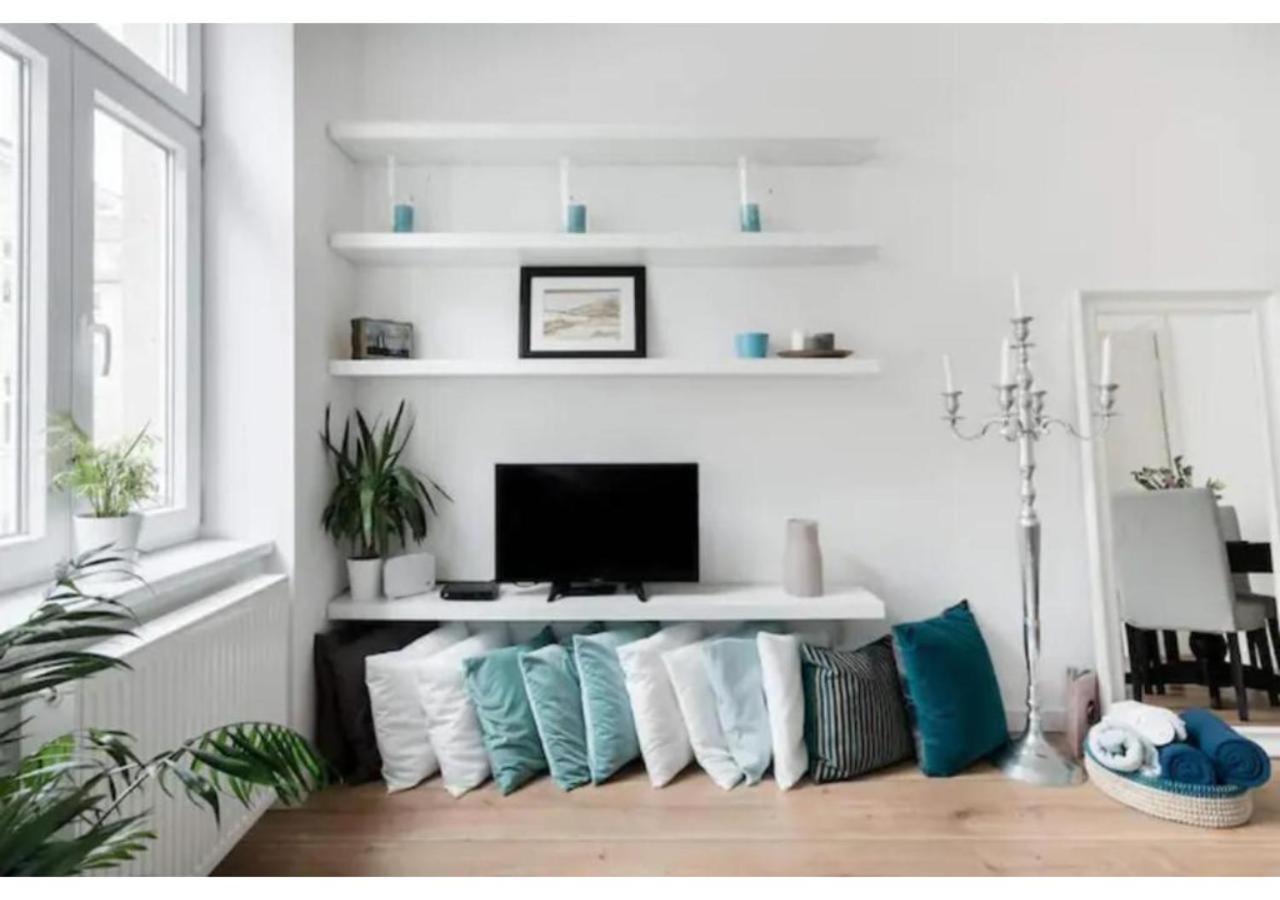 Luxurious And Bright, 5 Min To City Center Apartment Wina Bagian luar foto