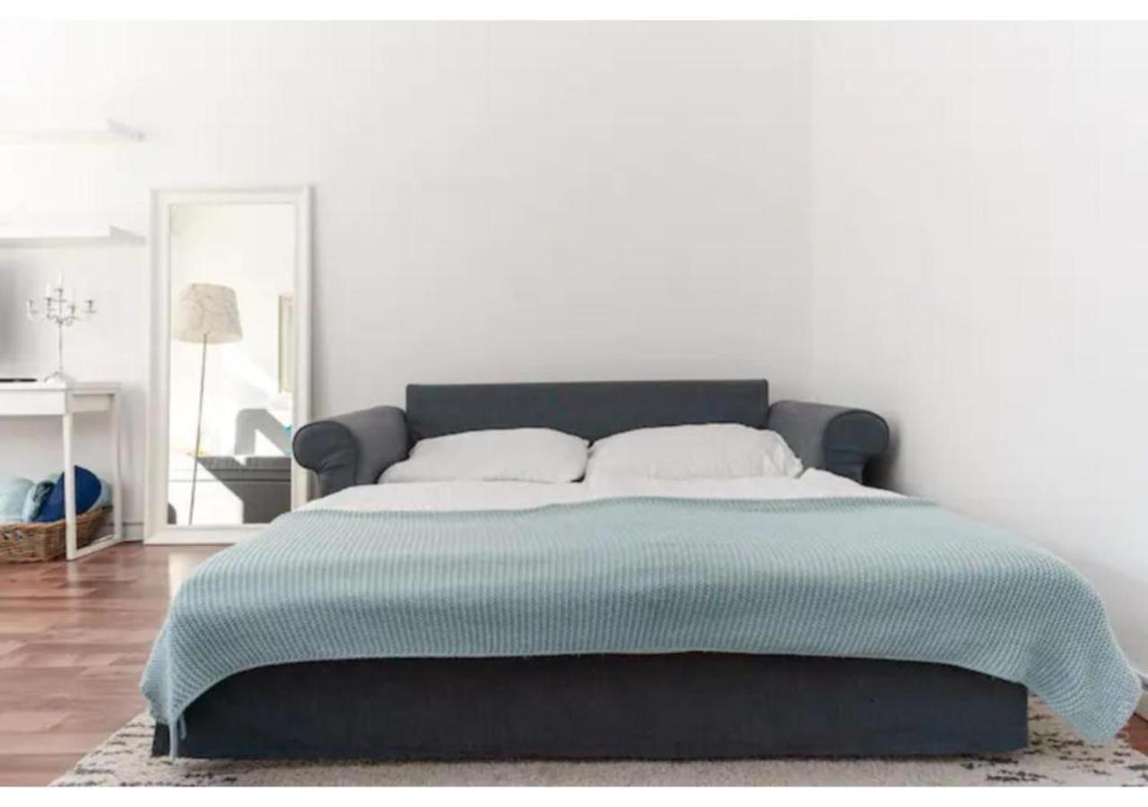Luxurious And Bright, 5 Min To City Center Apartment Wina Bagian luar foto