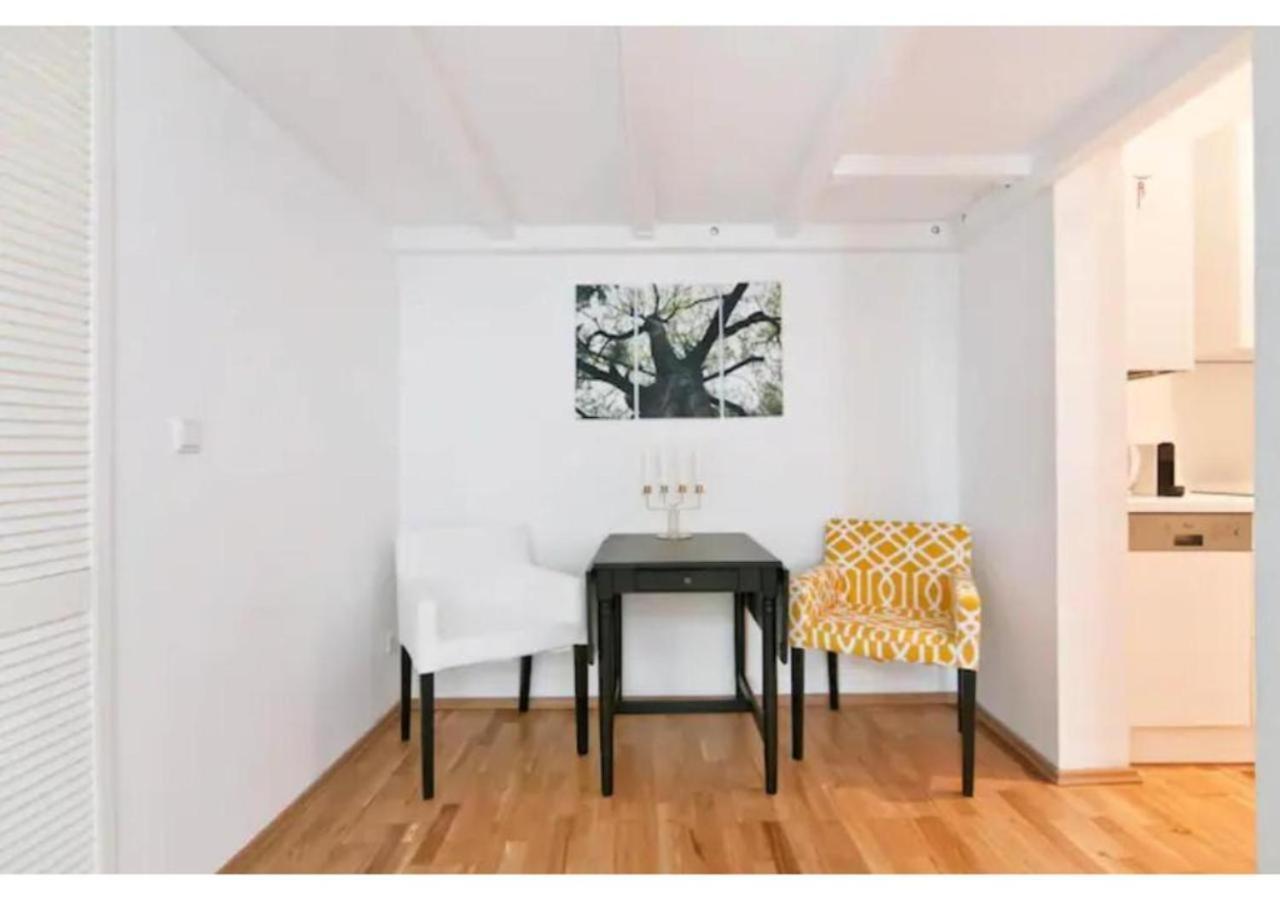 Luxurious And Bright, 5 Min To City Center Apartment Wina Bagian luar foto