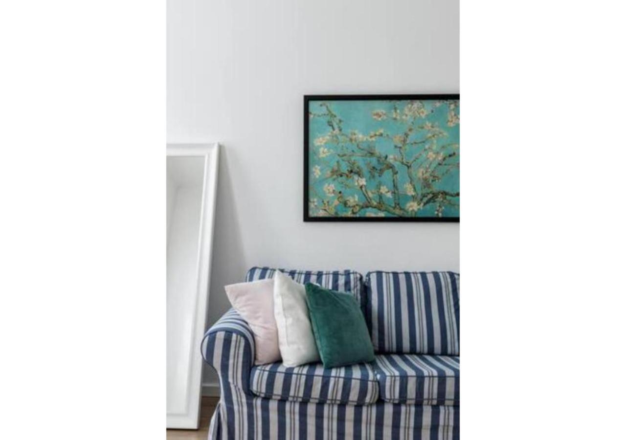 Luxurious And Bright, 5 Min To City Center Apartment Wina Bagian luar foto