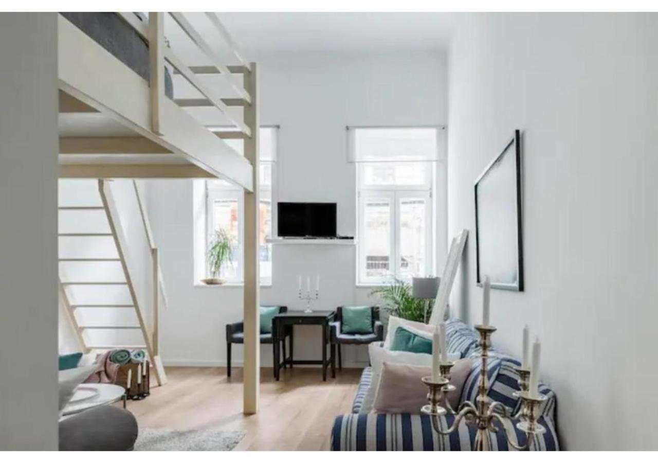 Luxurious And Bright, 5 Min To City Center Apartment Wina Bagian luar foto