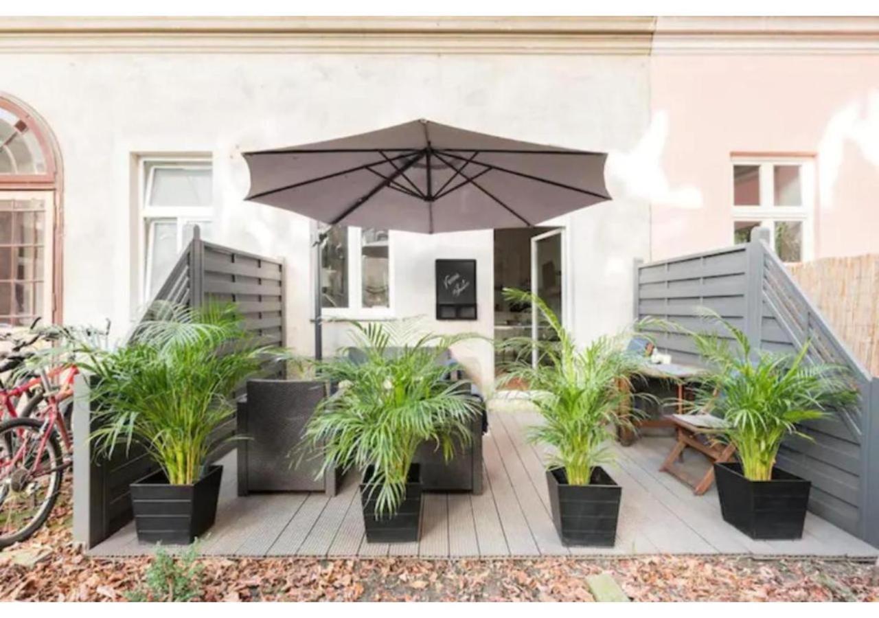 Luxurious And Bright, 5 Min To City Center Apartment Wina Bagian luar foto