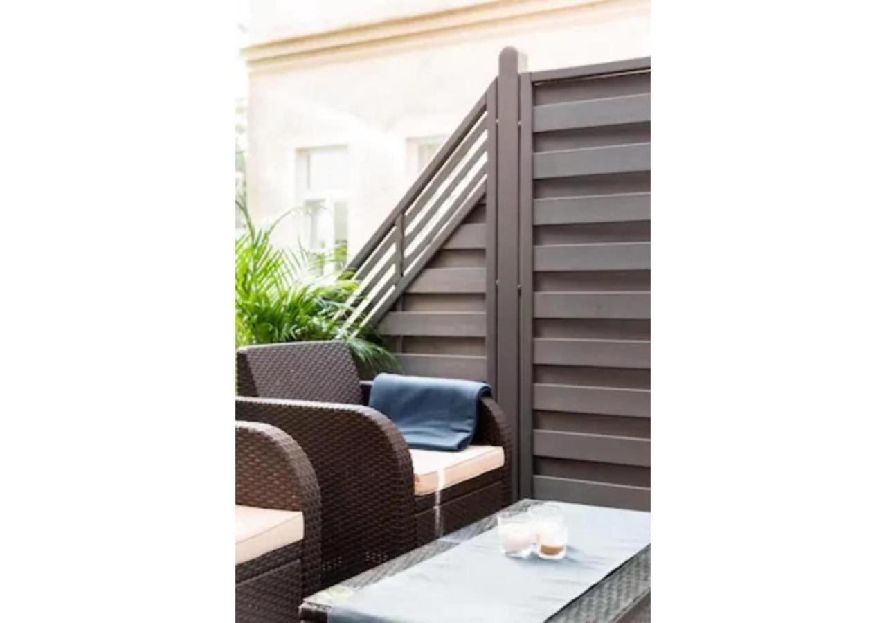 Luxurious And Bright, 5 Min To City Center Apartment Wina Bagian luar foto