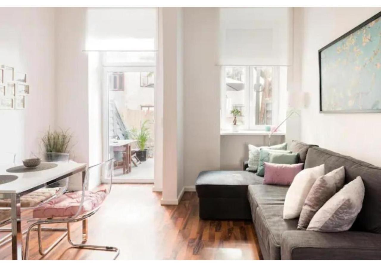 Luxurious And Bright, 5 Min To City Center Apartment Wina Bagian luar foto