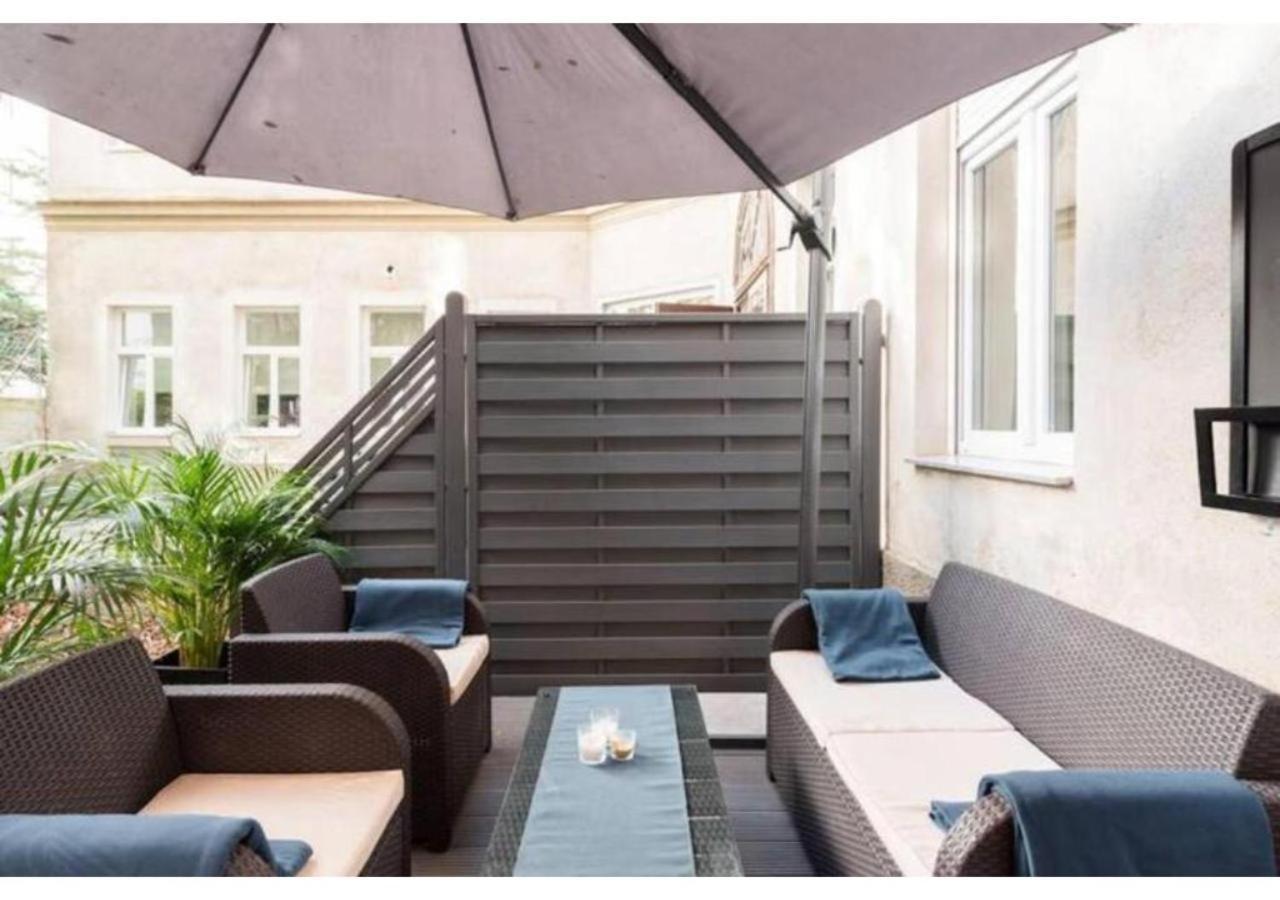 Luxurious And Bright, 5 Min To City Center Apartment Wina Bagian luar foto