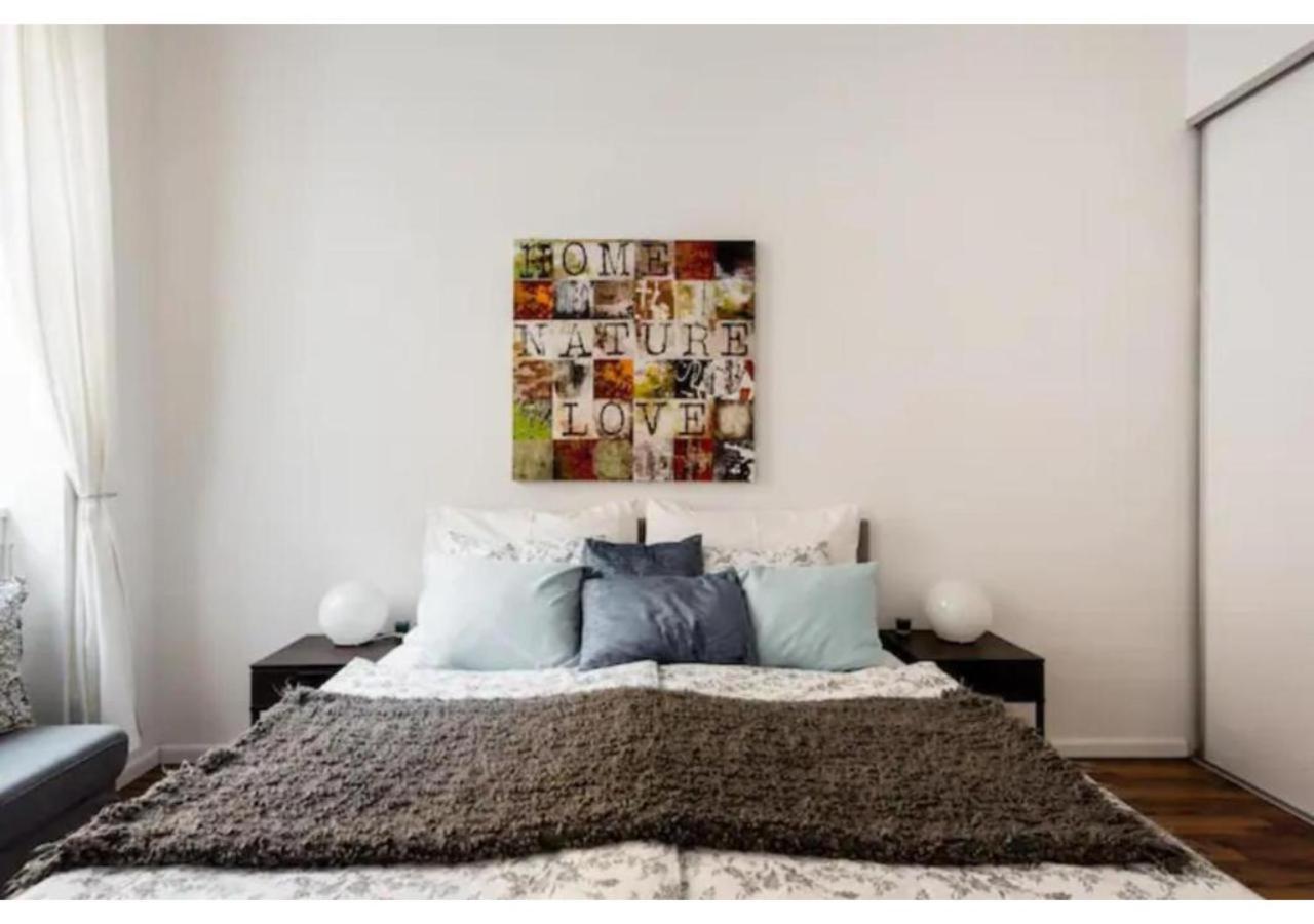 Luxurious And Bright, 5 Min To City Center Apartment Wina Bagian luar foto