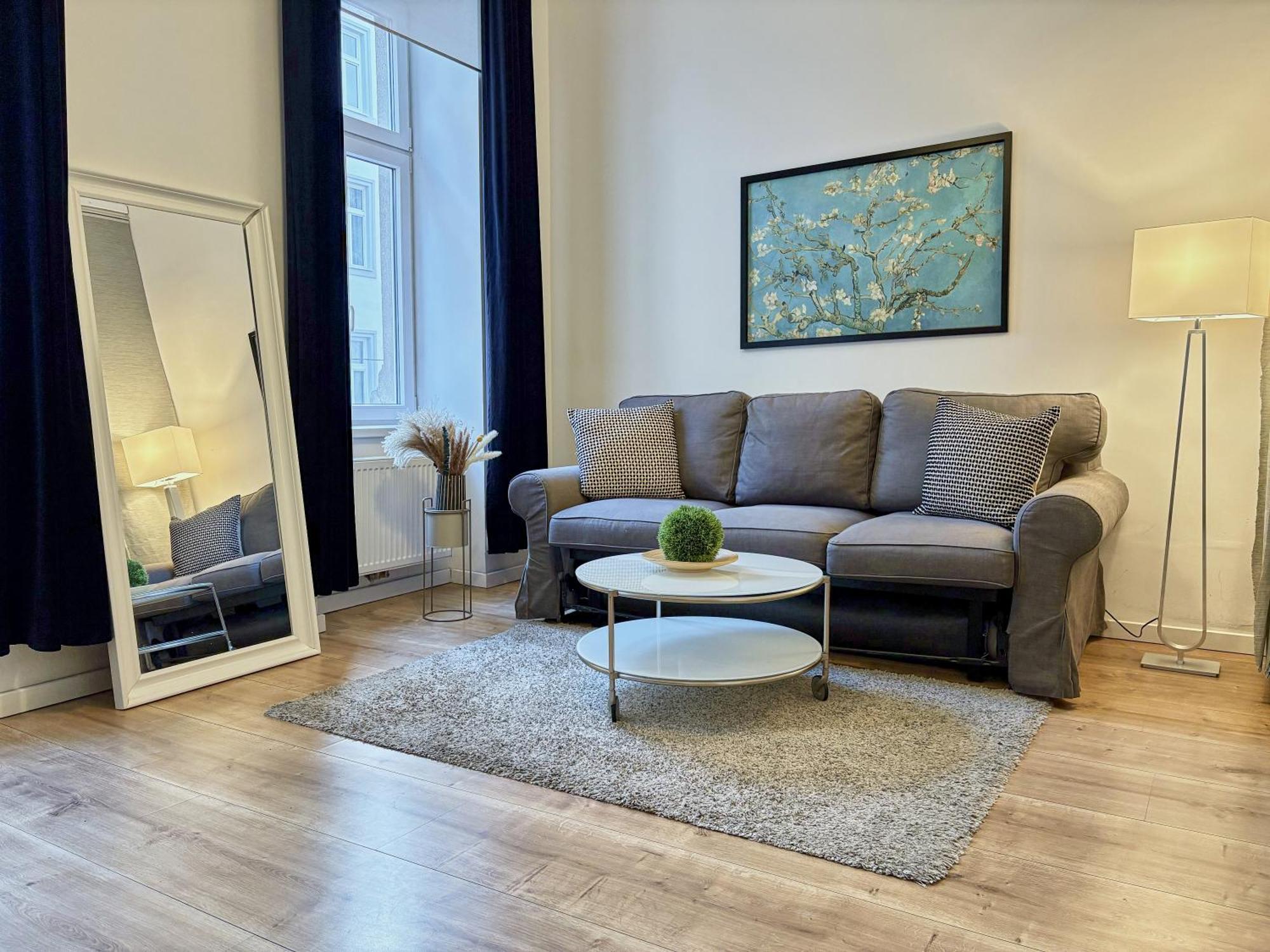 Luxurious And Bright, 5 Min To City Center Apartment Wina Bagian luar foto