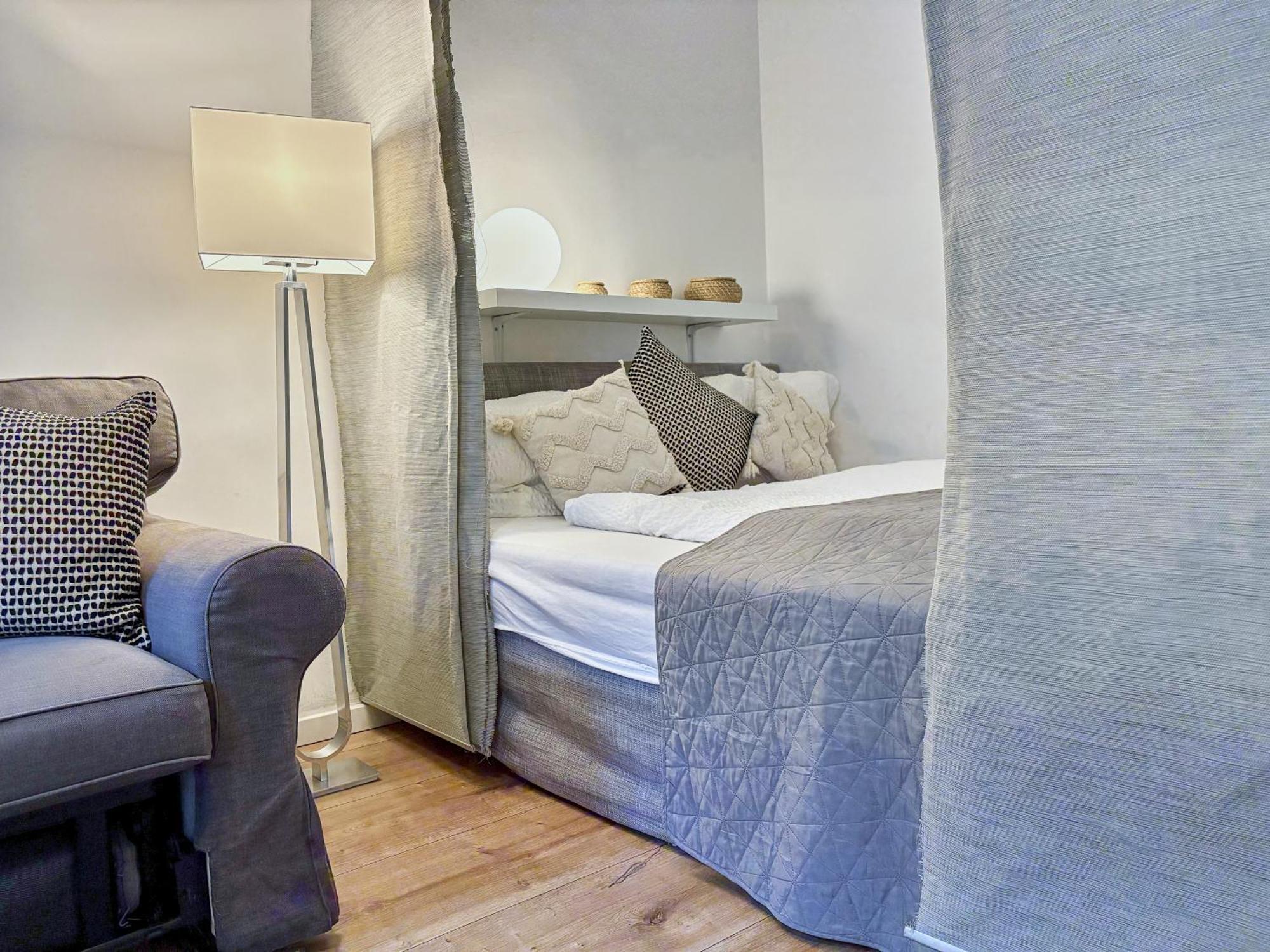 Luxurious And Bright, 5 Min To City Center Apartment Wina Bagian luar foto