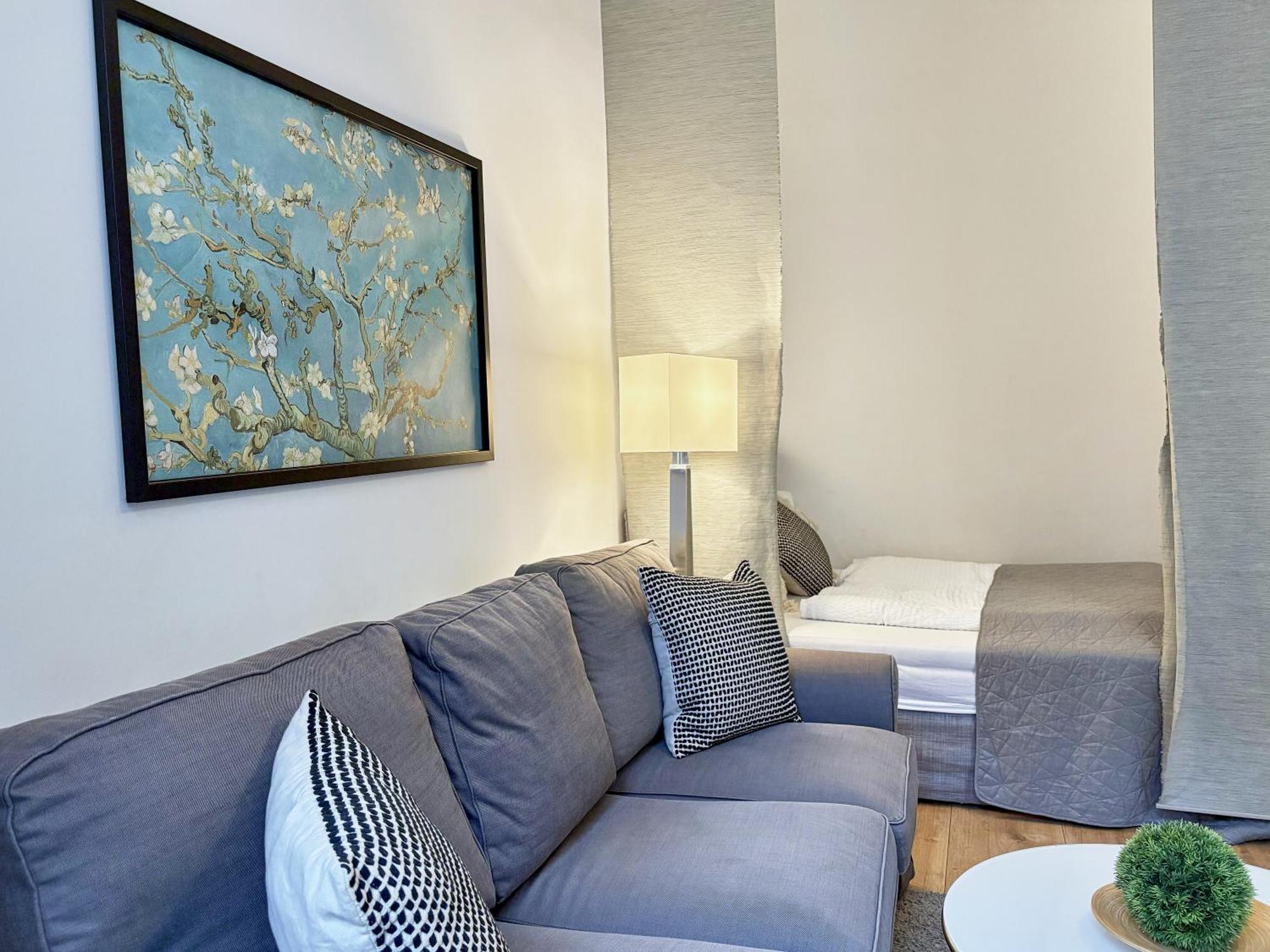 Luxurious And Bright, 5 Min To City Center Apartment Wina Bagian luar foto